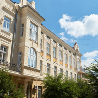 У Франківську за майже мільйон відреставрували фасад пам’ятки архітектури на вулиці Курбаса