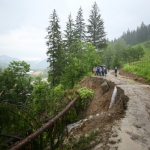 Через паводки на Прикарпатті зруйновано 110 кілометрів доріг та 90 мостів